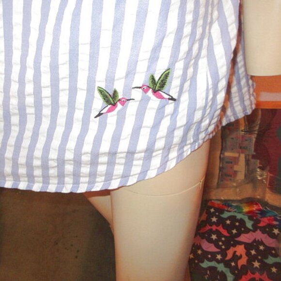 Country Store Seersucker Top Size 1X Embroidered Button Up Hummingbird Floral - Picture 4 of 10